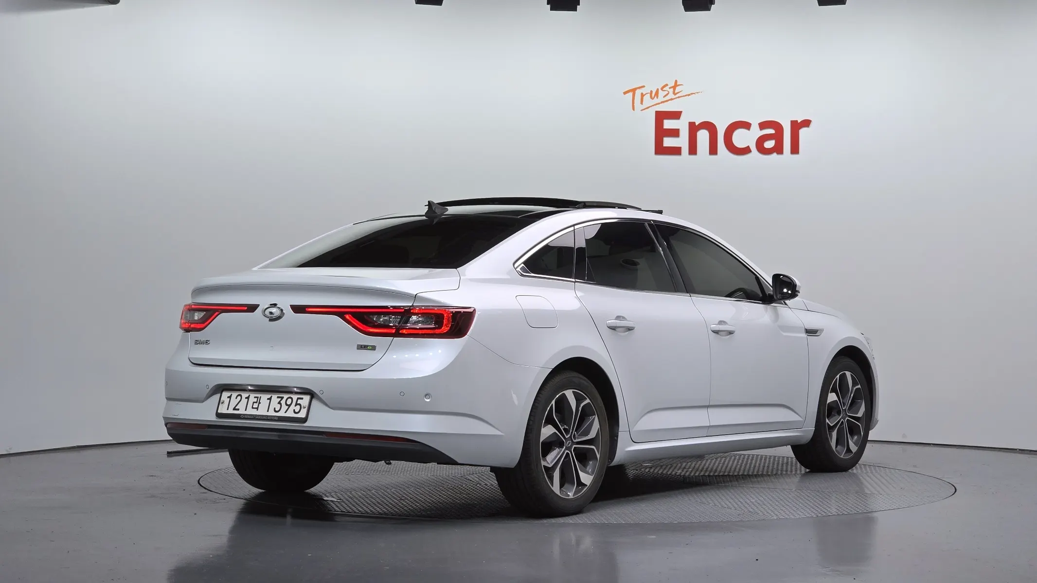 Renault Korea SM6 2.0 LPe RE () 2018 2/33