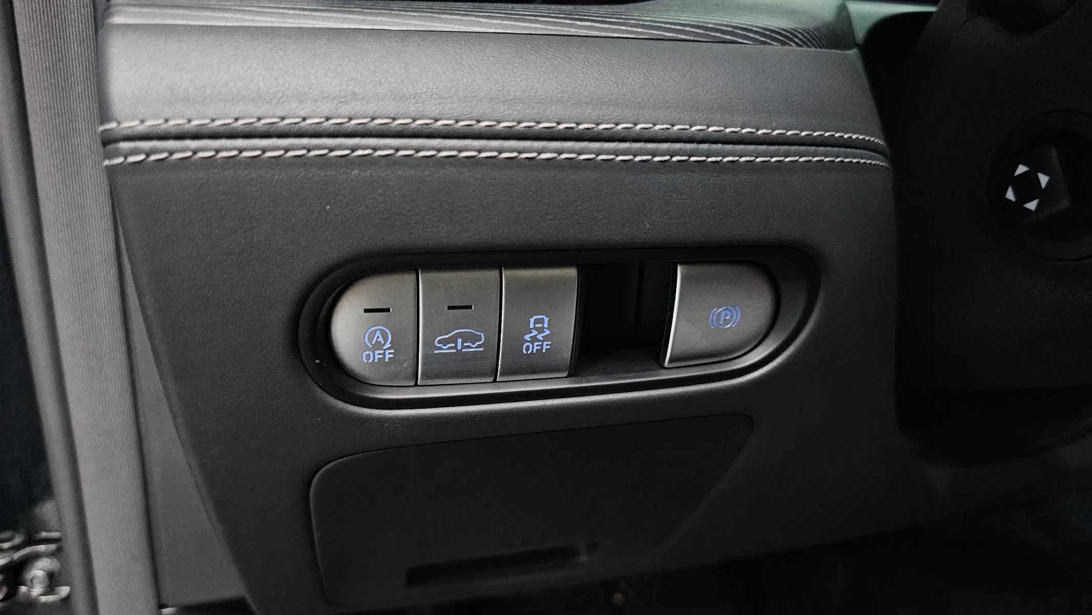 Genesis G90 (RS 4) 3.5 e-S/C AWD LWB 2023 36/37
