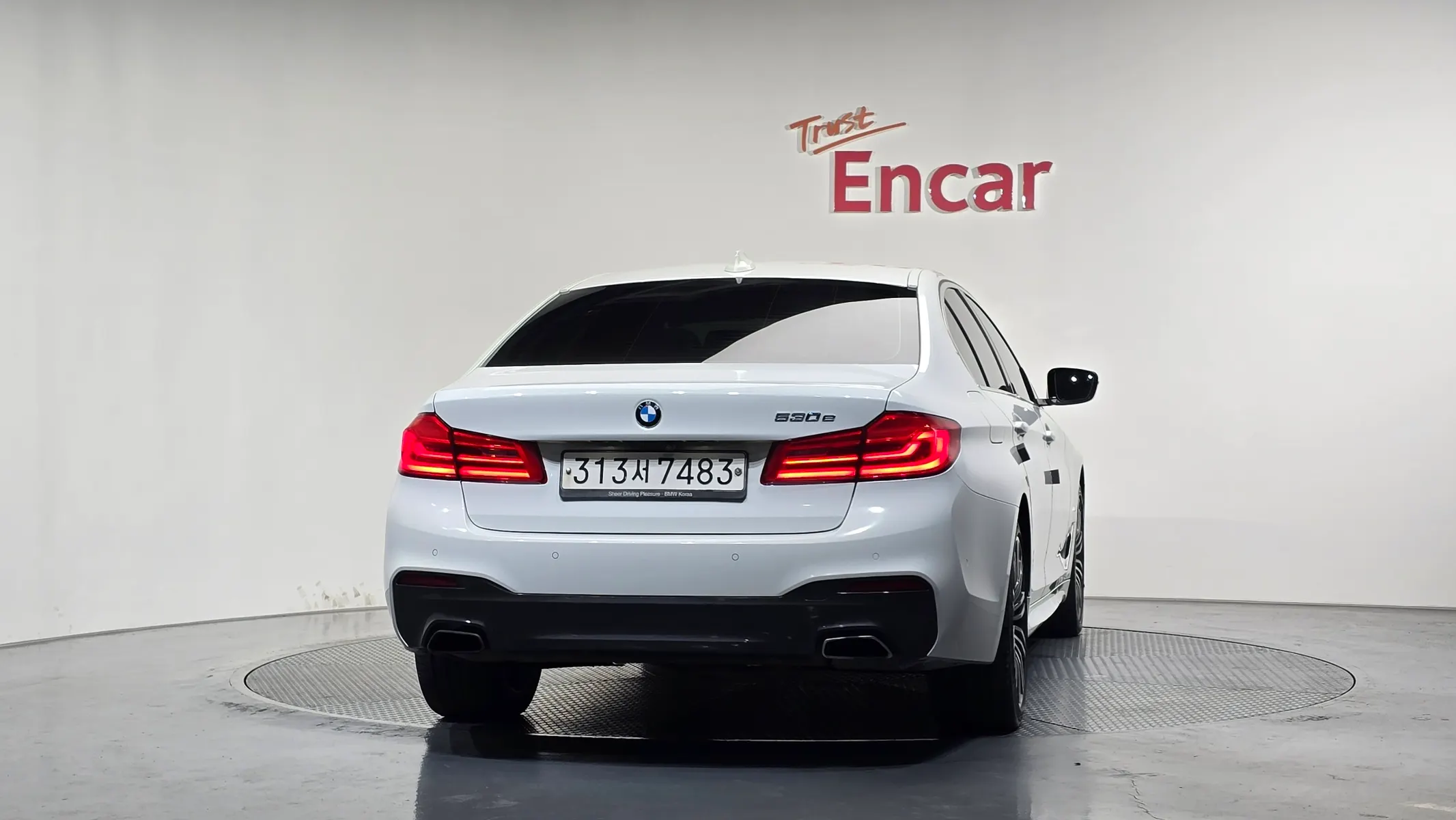 BMW 5 Series (G30) 530e M 2020 3/33
