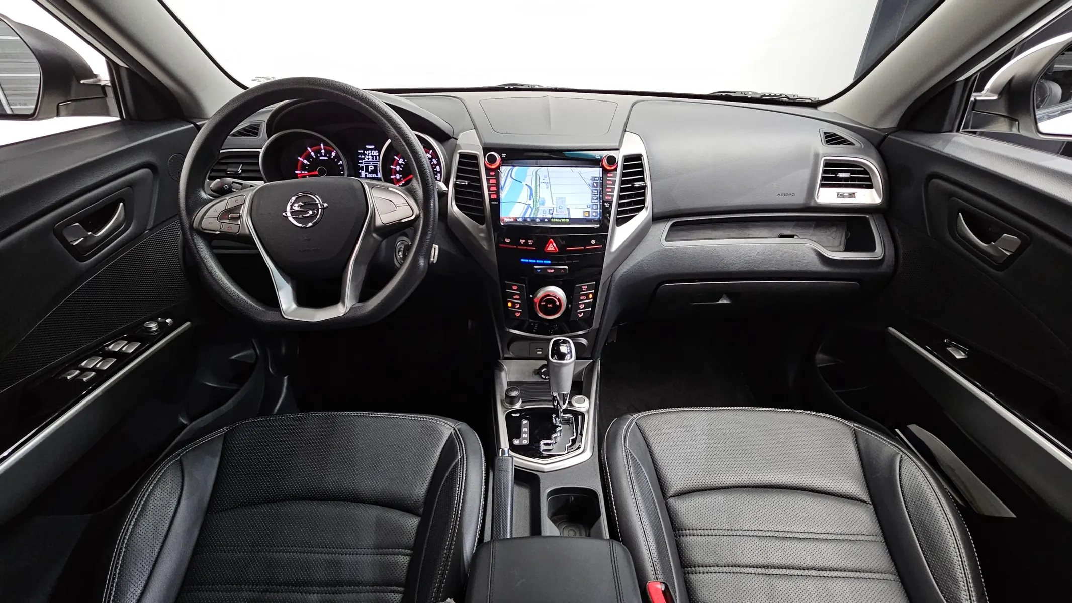 KG Mobility Tivoli TX 2WD 2015 4/5