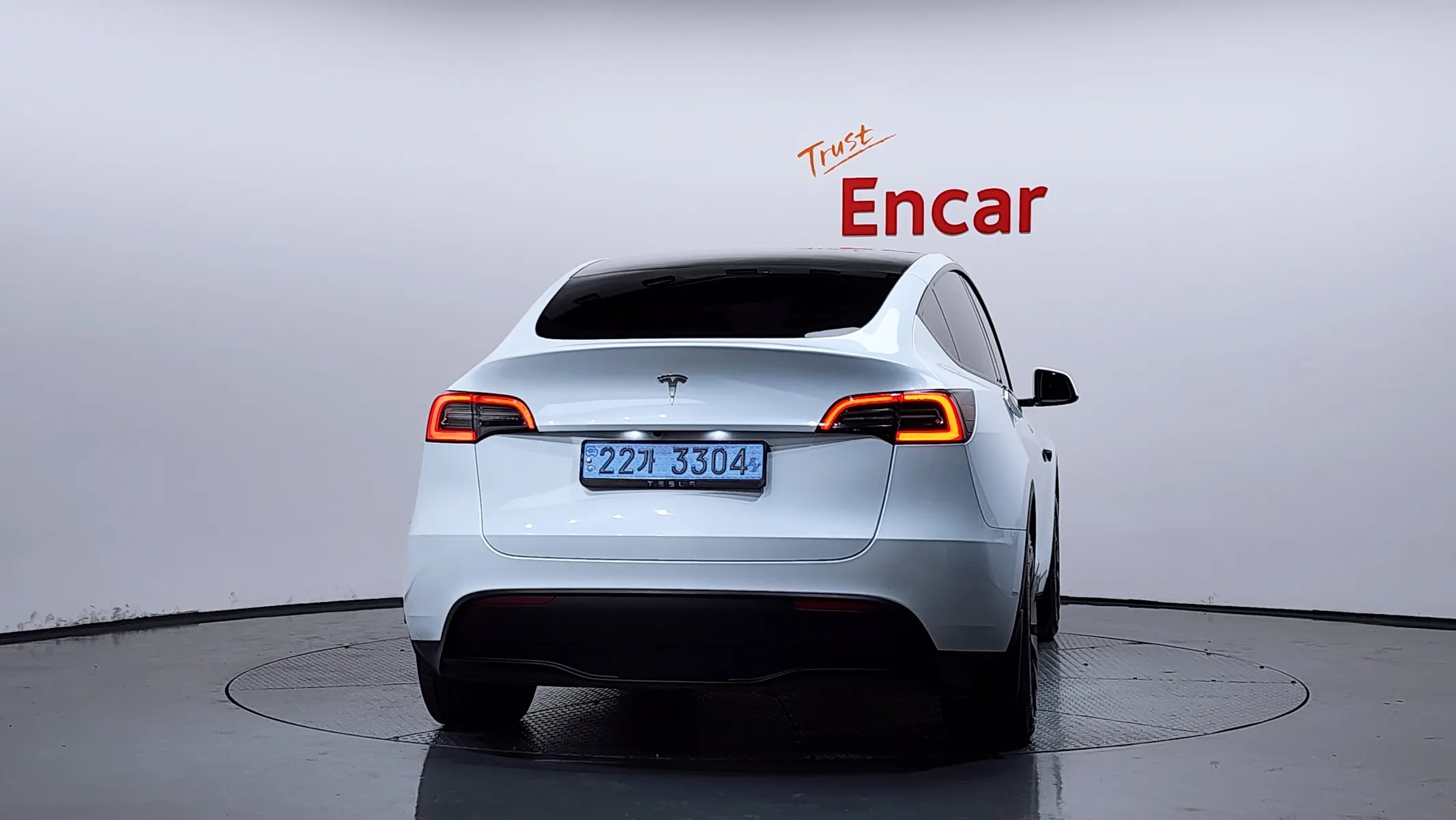Tesla Y RWD 2024 3/5