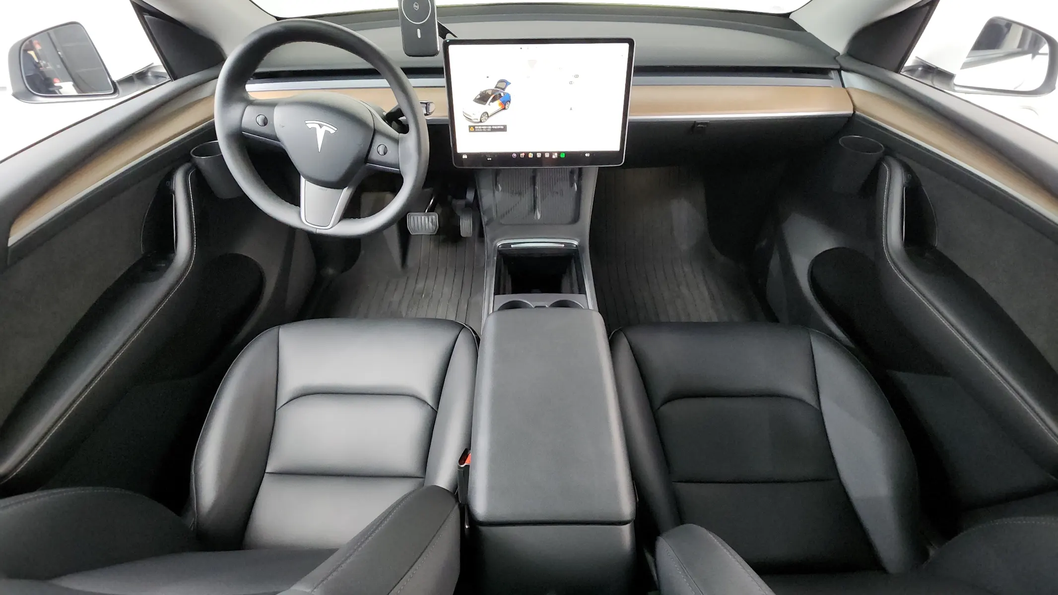 Tesla Y RWD 2024 4/5