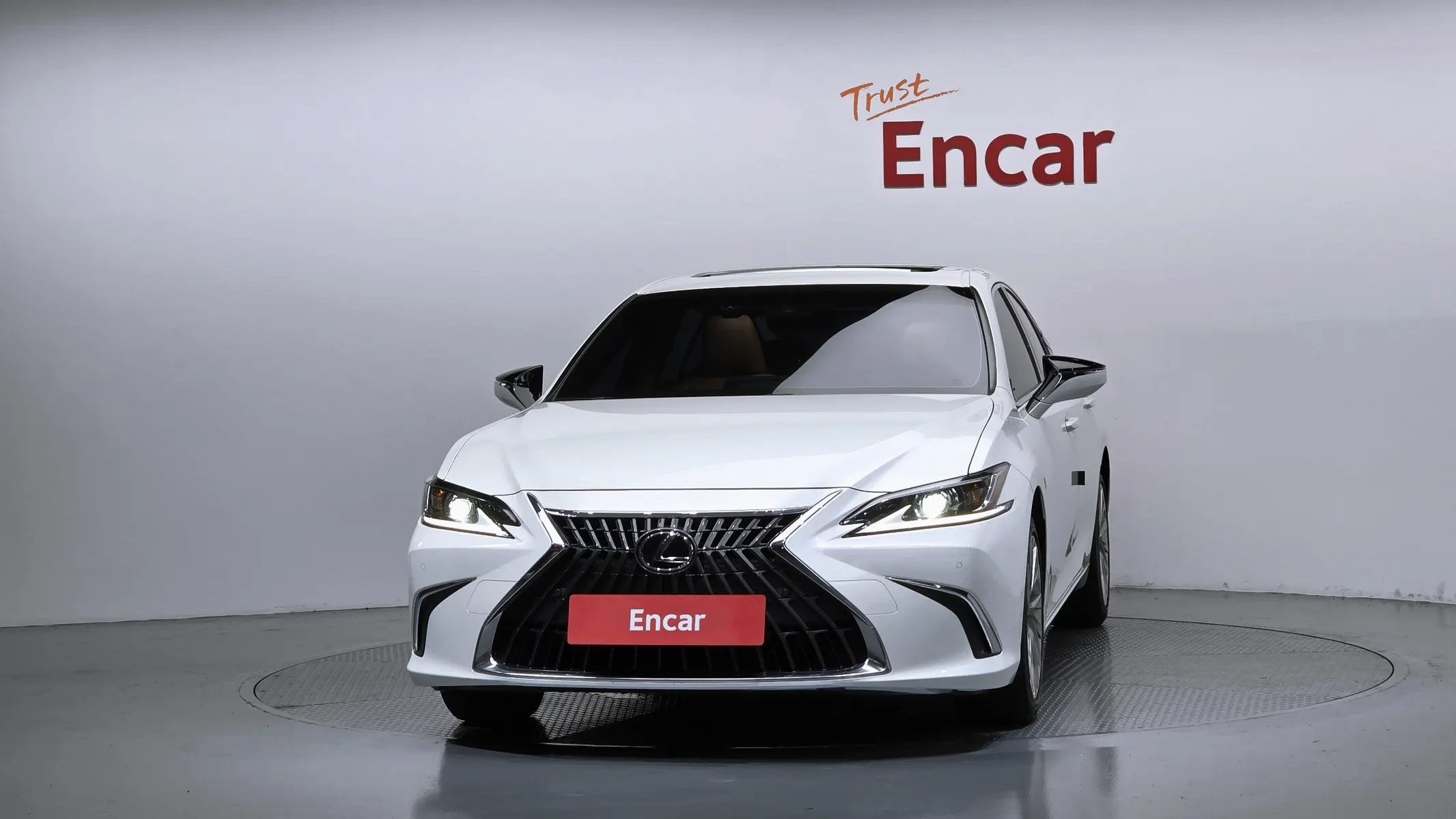 Lexus ES300h 7 2023 2/5