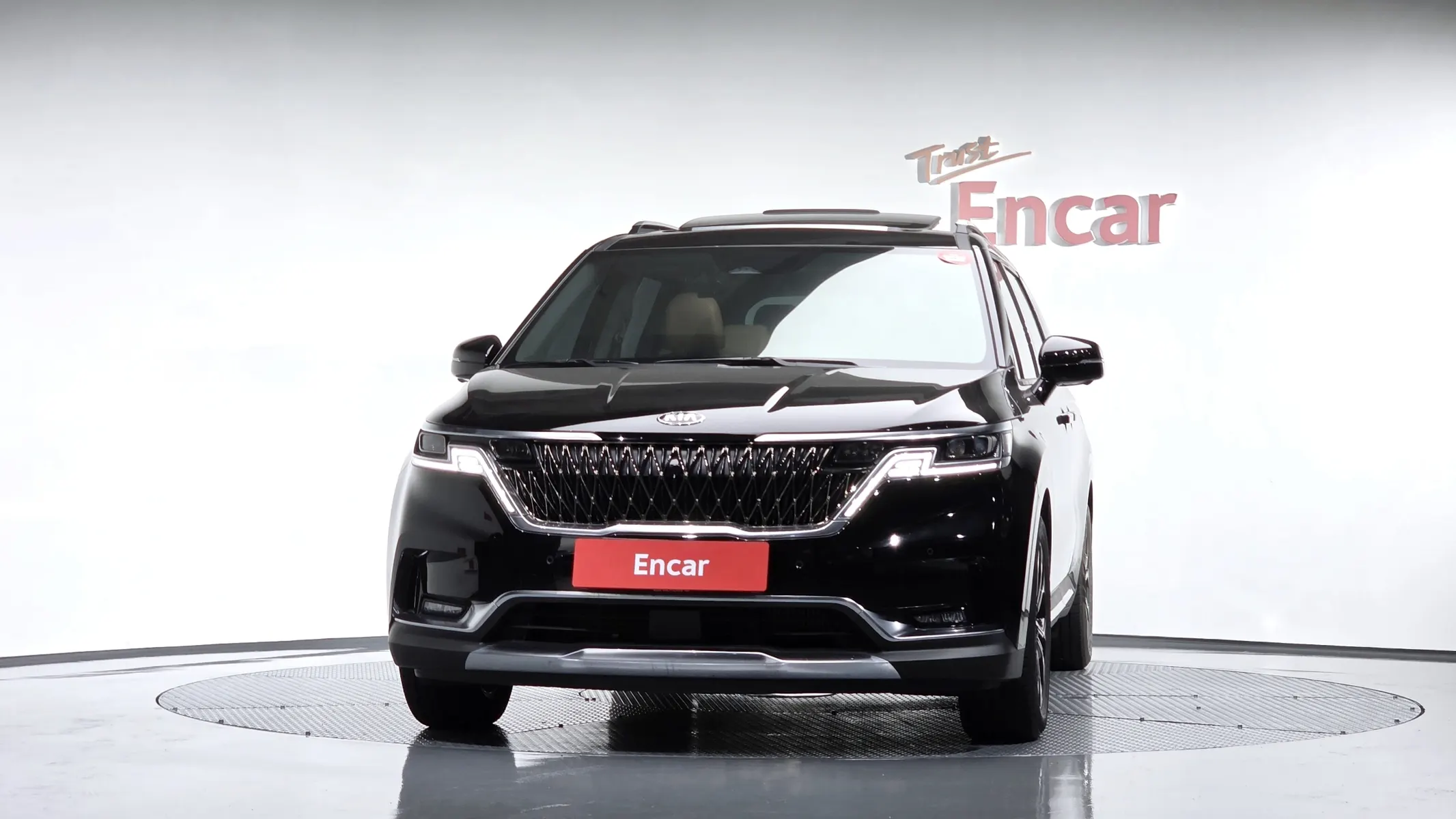 Kia Carnival 9 2020 2/5