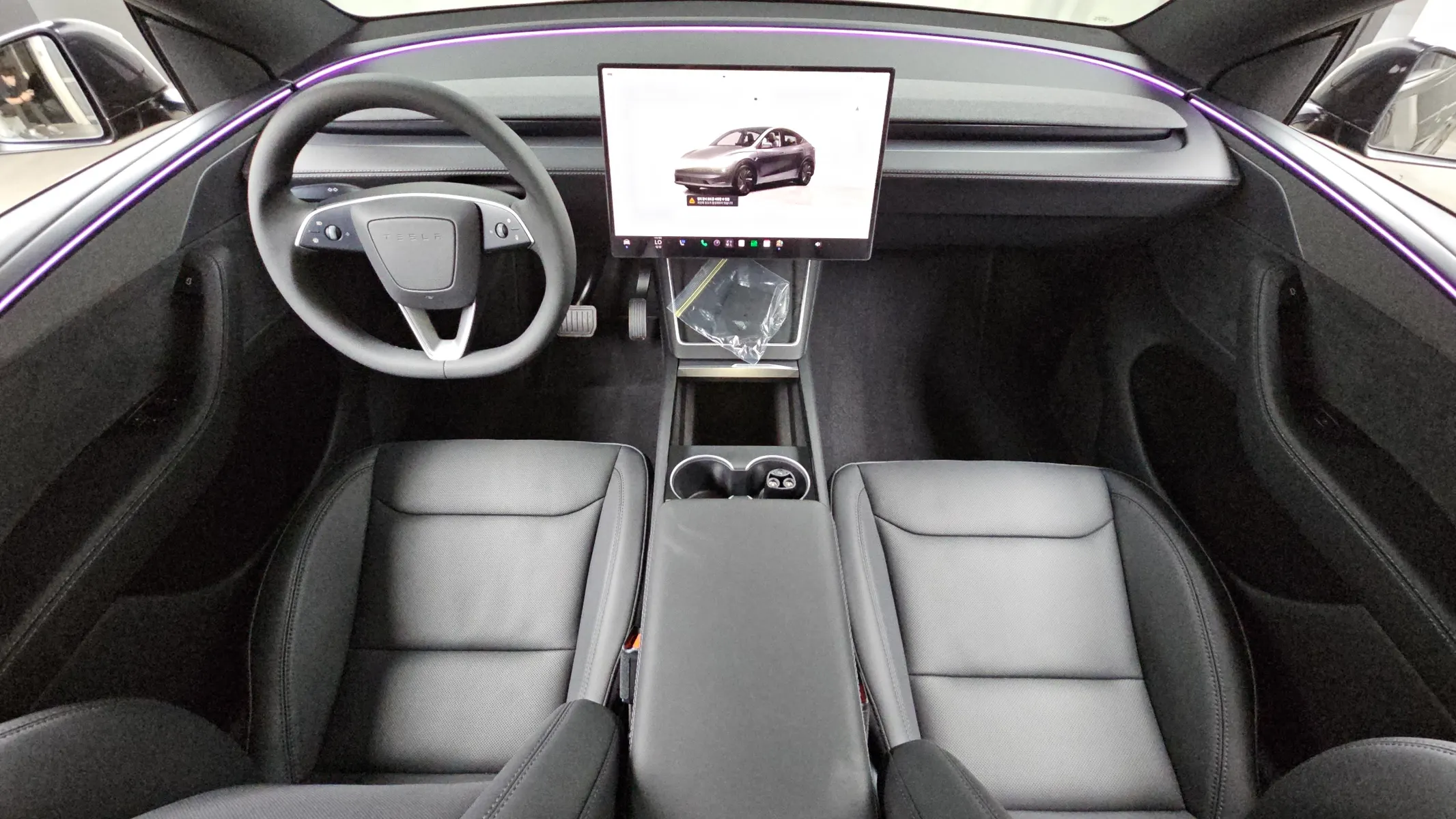 Tesla Y AWD 2026 4/5