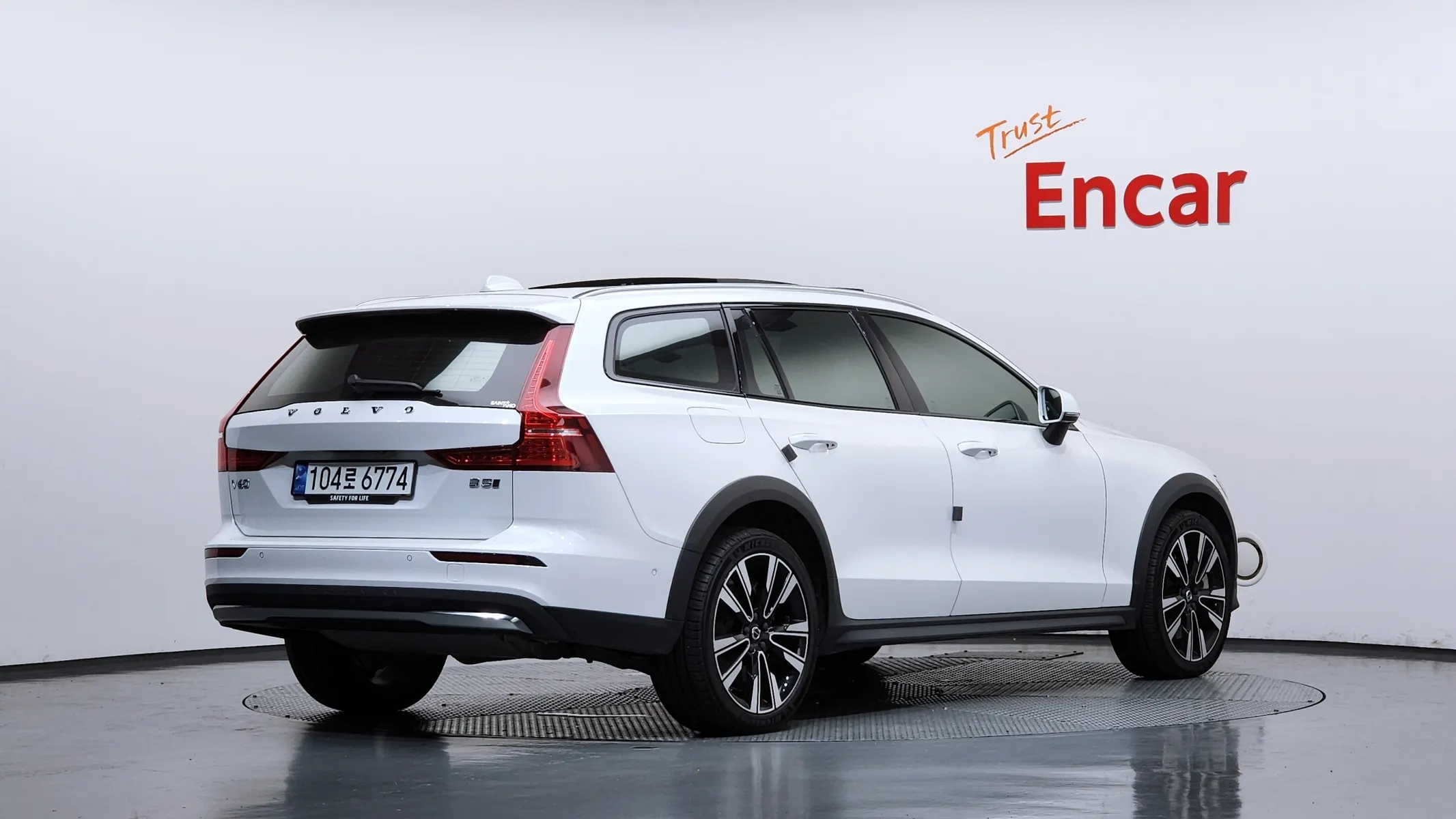 Volvo V60 2 B5 AWD 2023 2/33