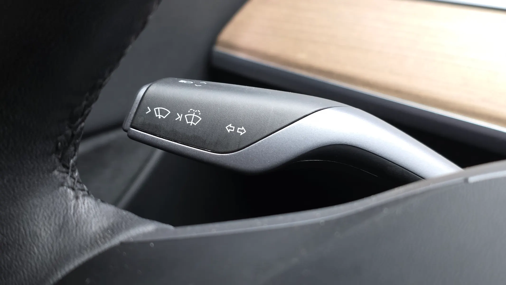 Tesla Y AWD 2021 32/33