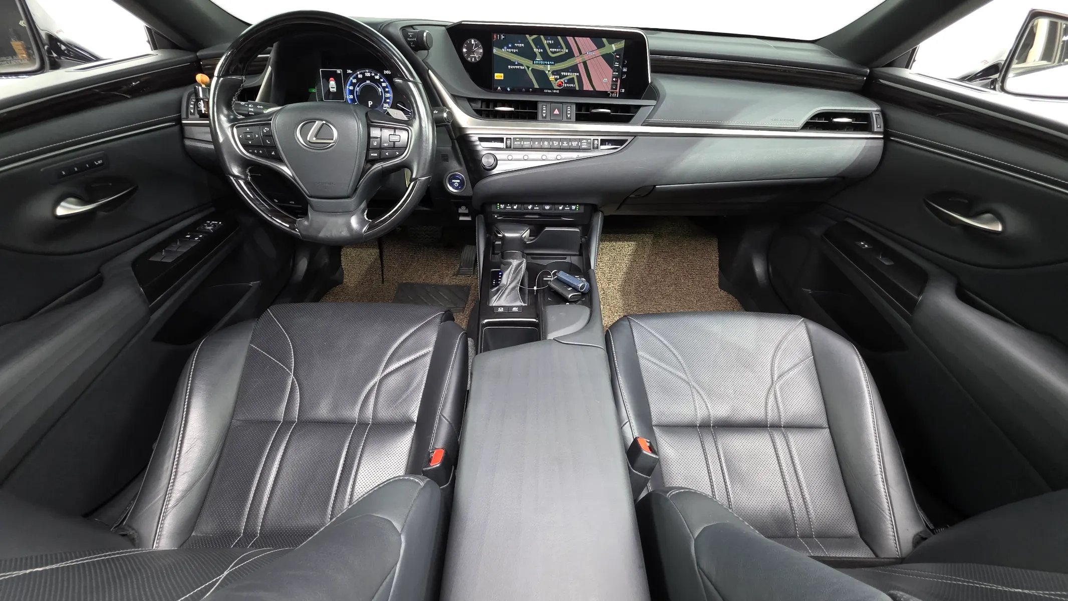 Lexus ES300h 7 2020 4/5
