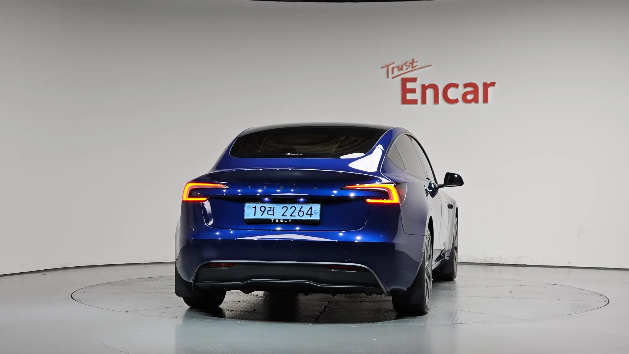 Tesla 3 RWD 2025 2/5