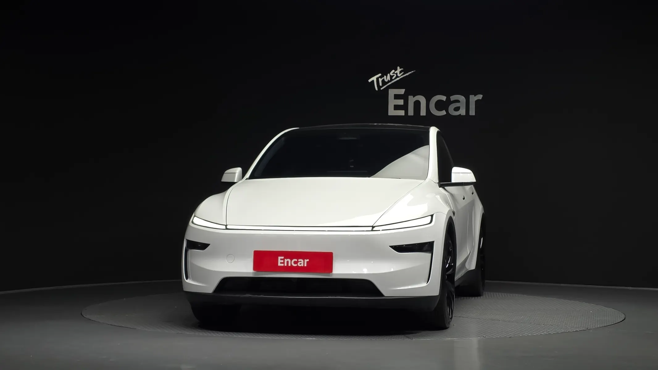 Tesla Y AWD 2025 2/5