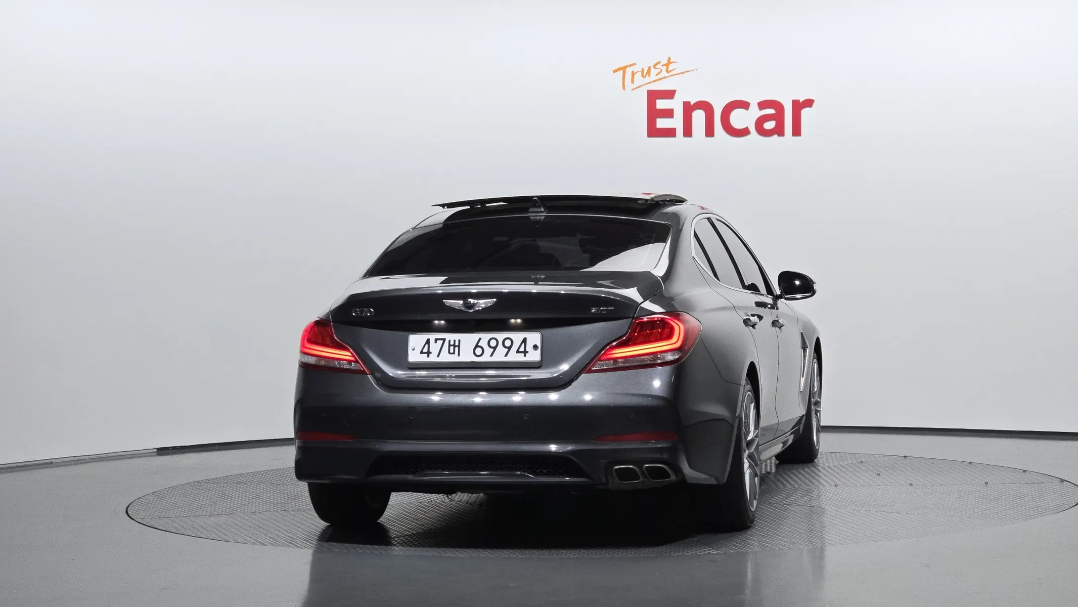 Genesis G70 2.0T 2019 3/5