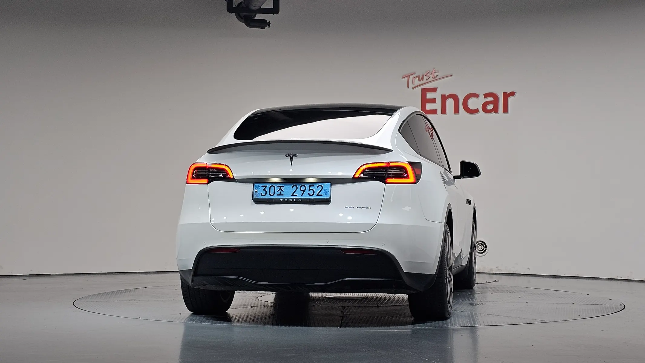 Tesla Y AWD 2022 3/5