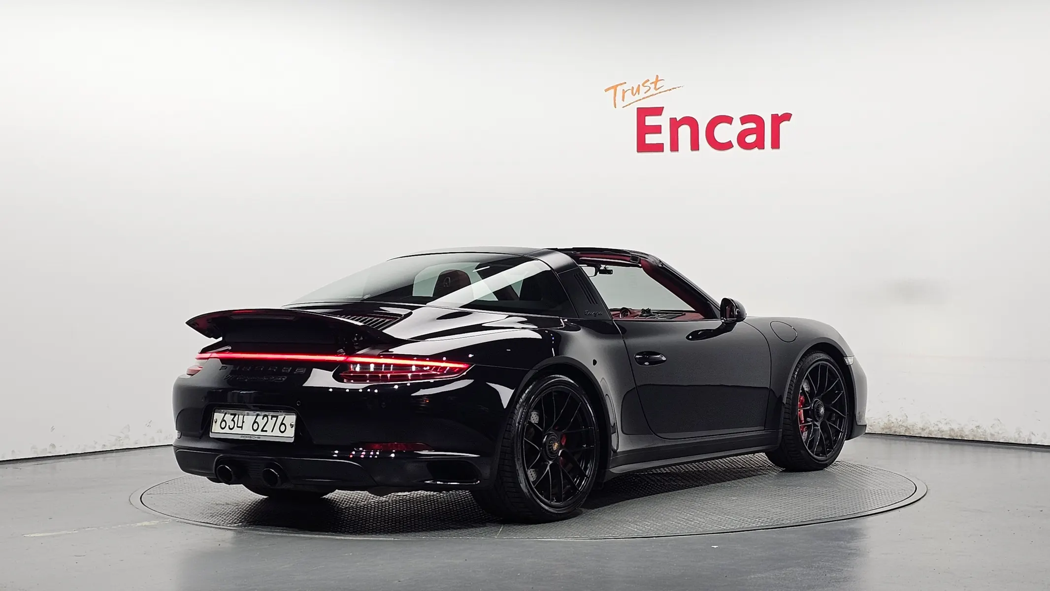 Porsche 911 4 GTS 2017 2/31