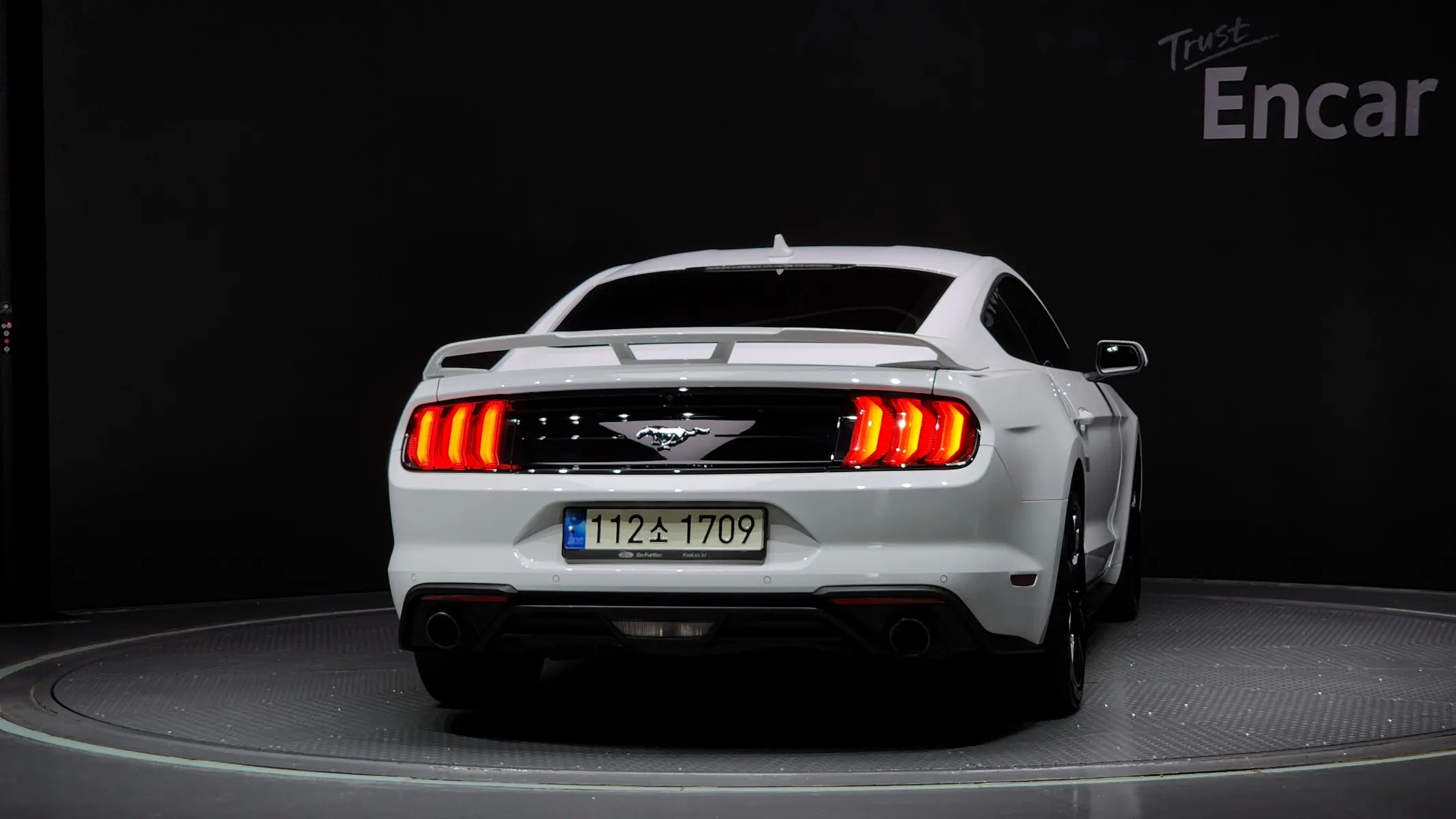 Ford 머스탱 2021 3/5