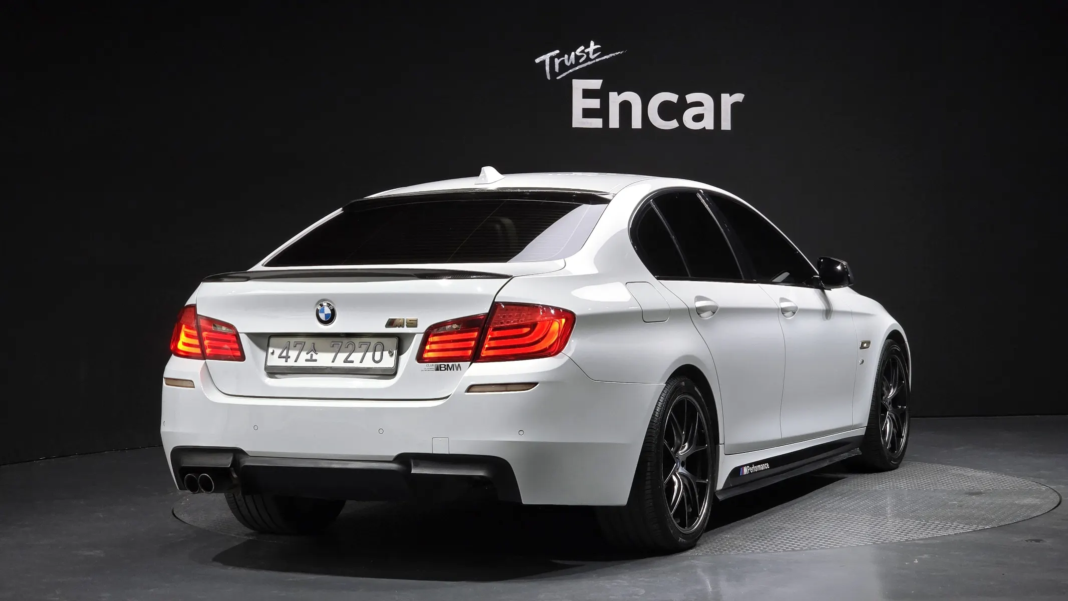 BMW 5 Series (F10) 520d M 2013 2/21