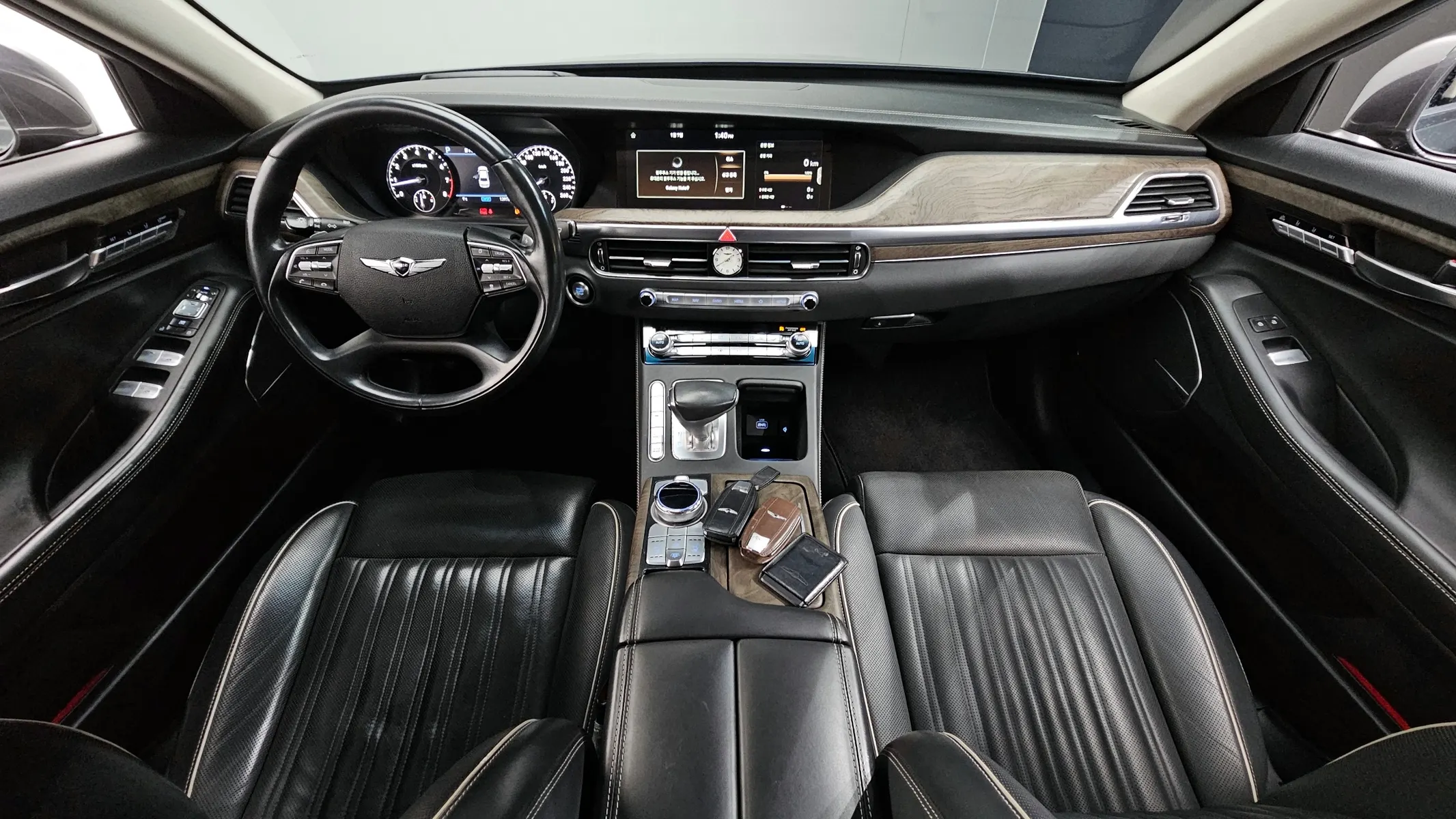 Genesis G90 3.8 AWD 2019 4/5