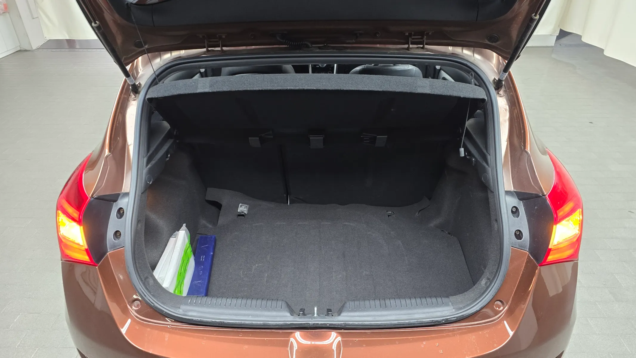 Hyundai i30() 1.6 VGT 2012 20/21