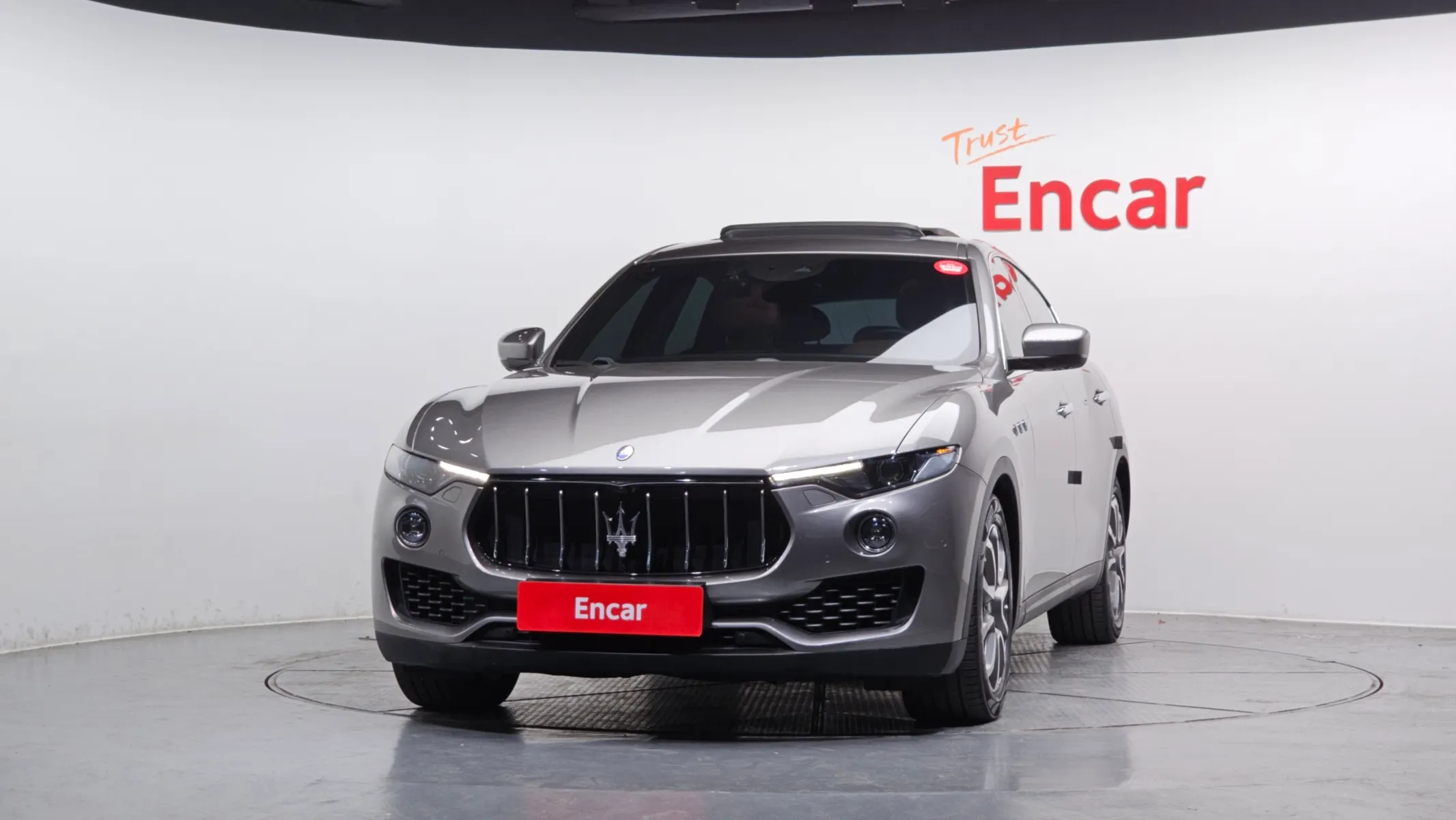 Maserati 르반떼 3.0 AWD 2018 2/5