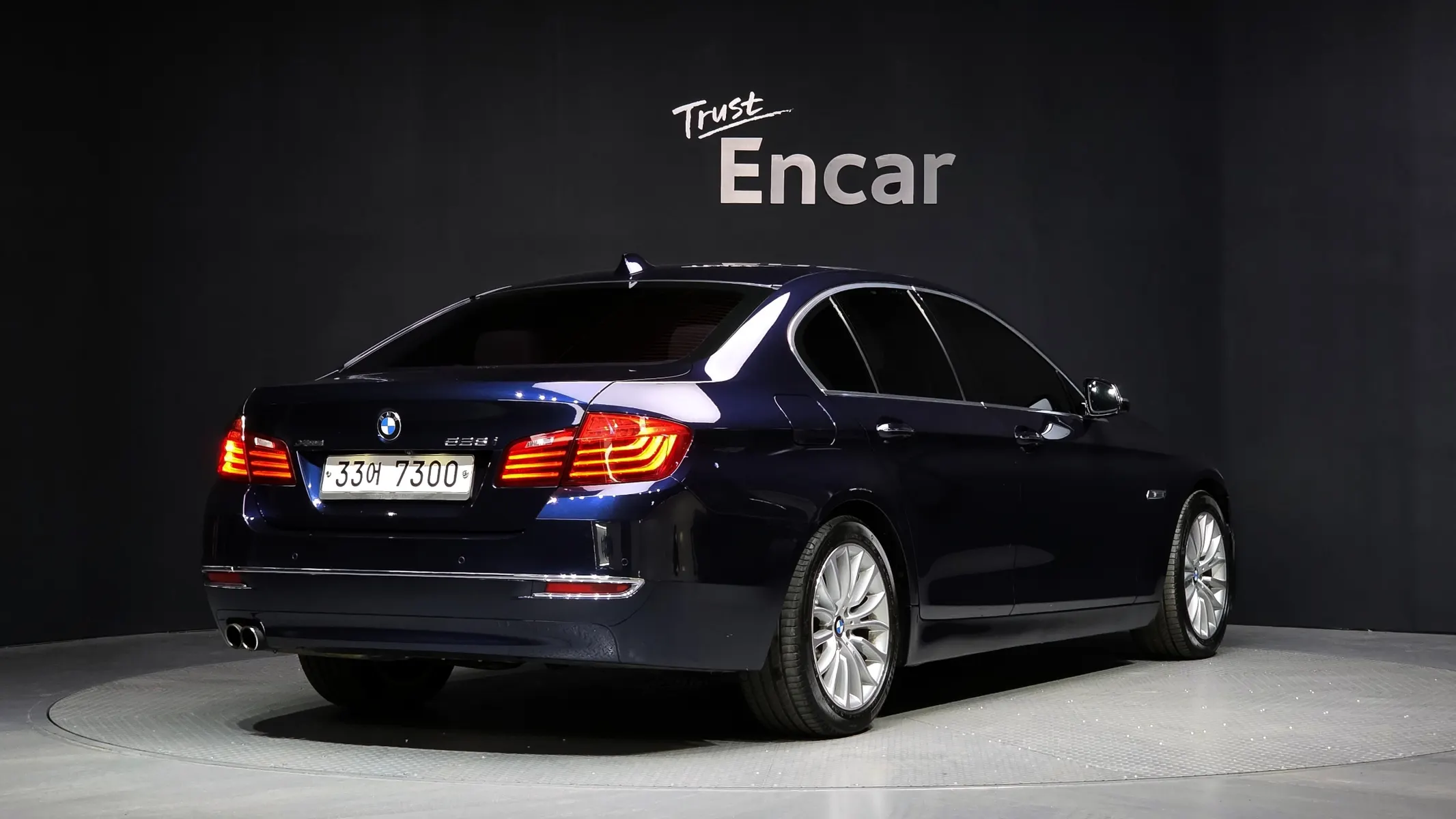BMW 5 Series (F10) 528i xDrive 2014 2/21