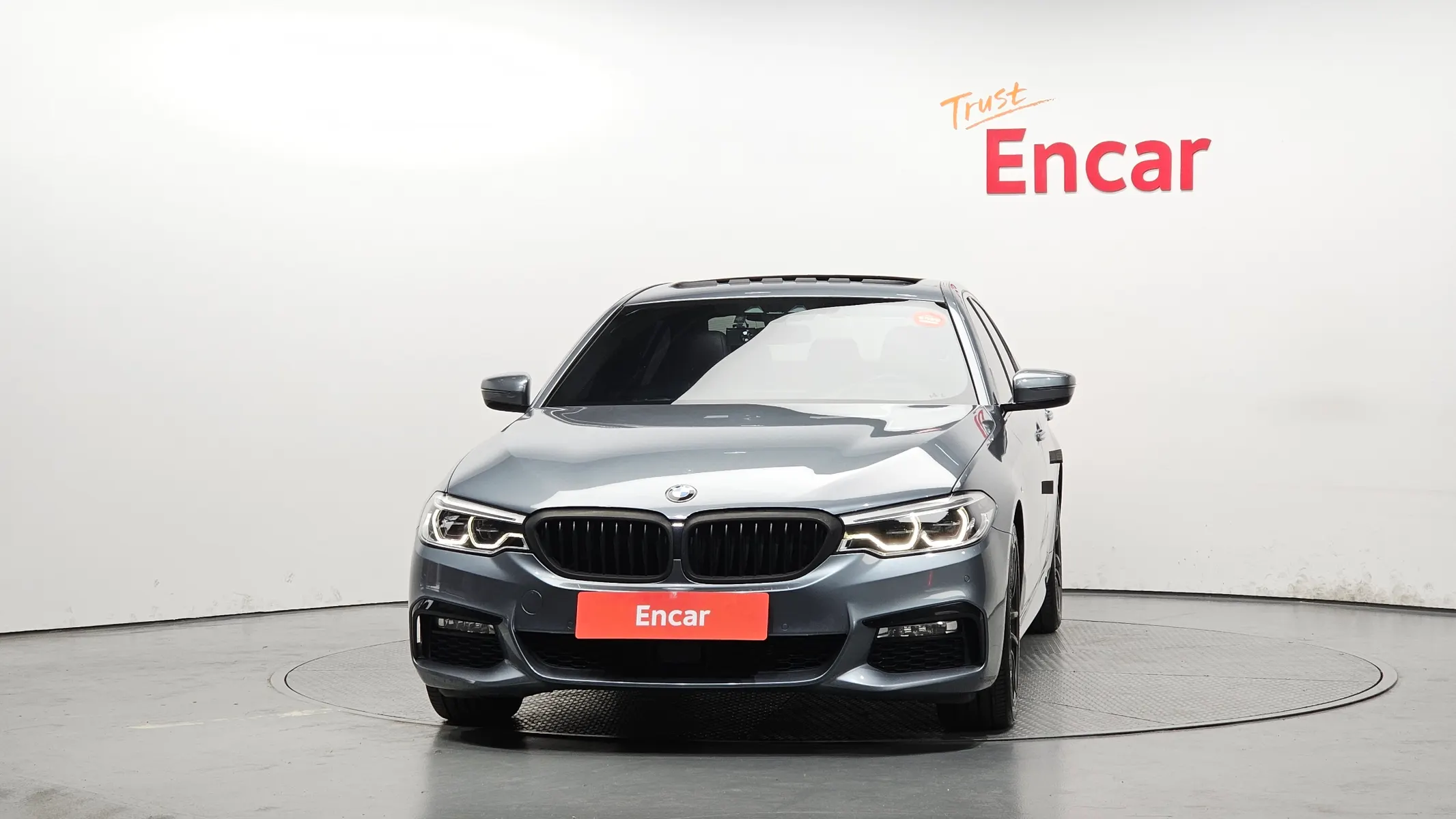BMW 5 Series (G30) 520d M 2017 3/34