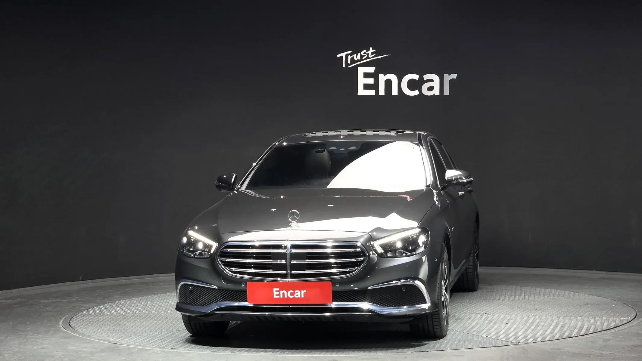 Mercedes-Benz E-Class W213 E300e 4MATIC 2021 3/32