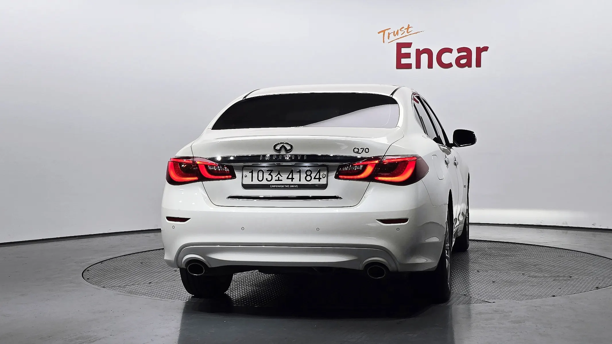 Infiniti Q70 3.7 2019 3/5