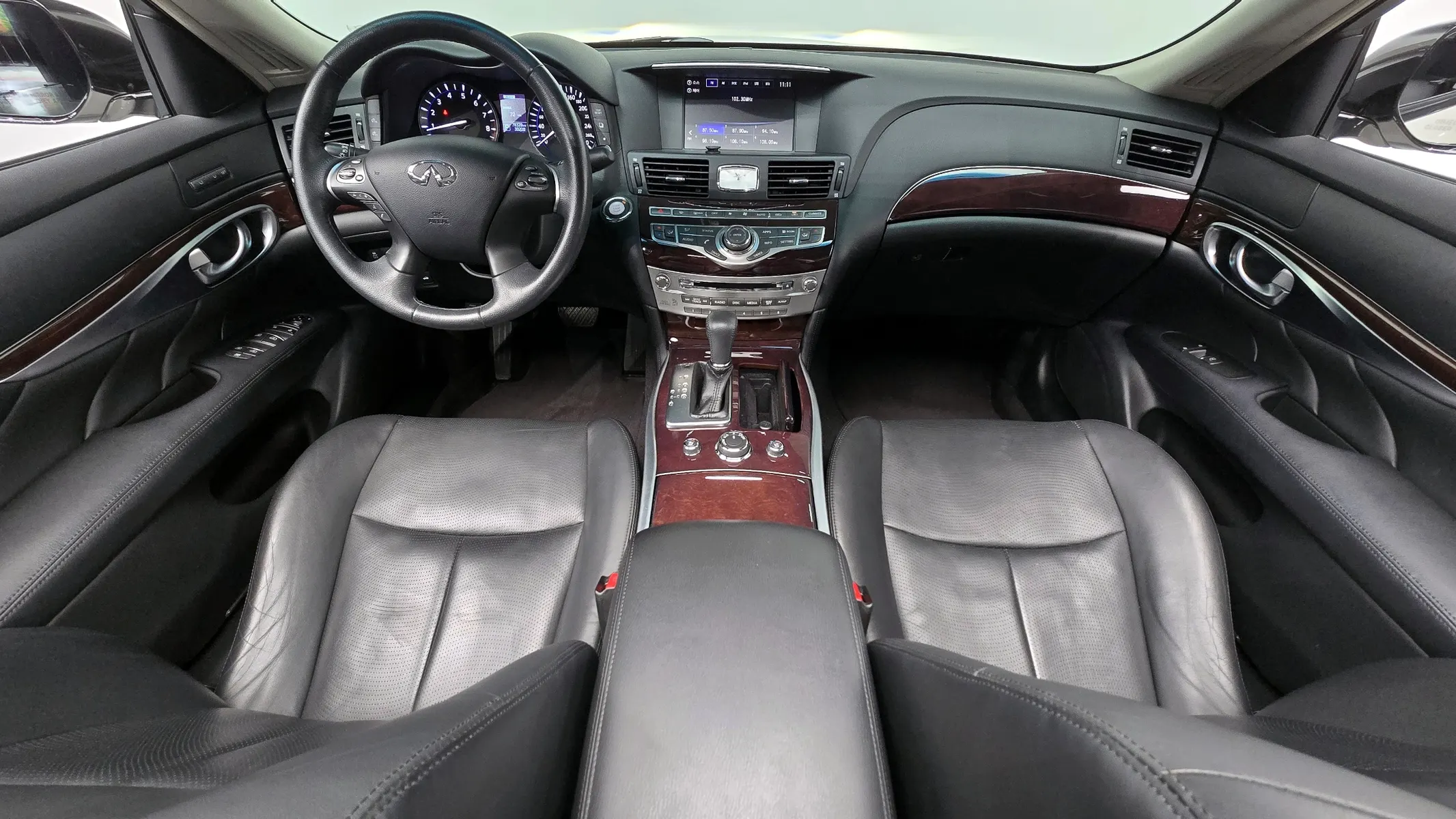 Infiniti Q70 3.7 2019 4/5