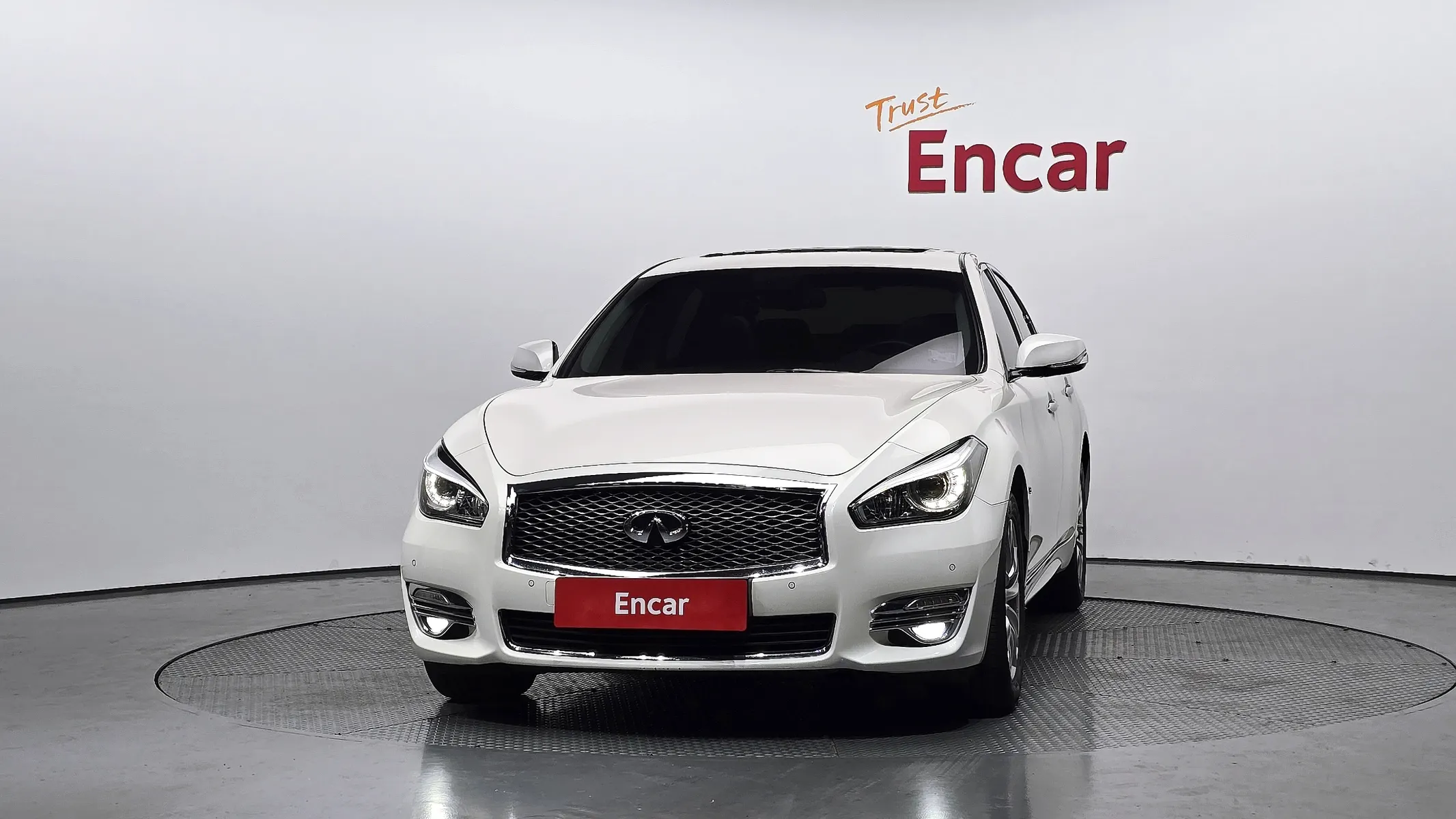 Infiniti Q70 3.7 2019 2/5