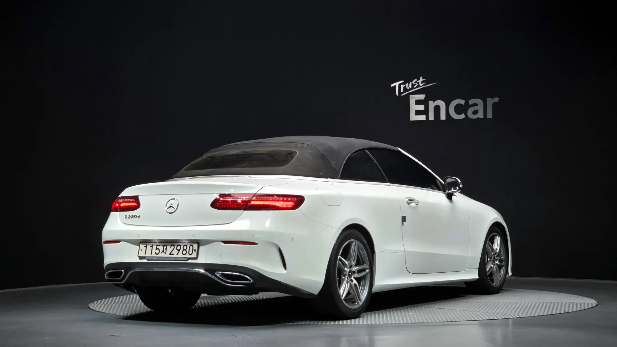 Mercedes-Benz E-Class W213 E220d 2018 36/37