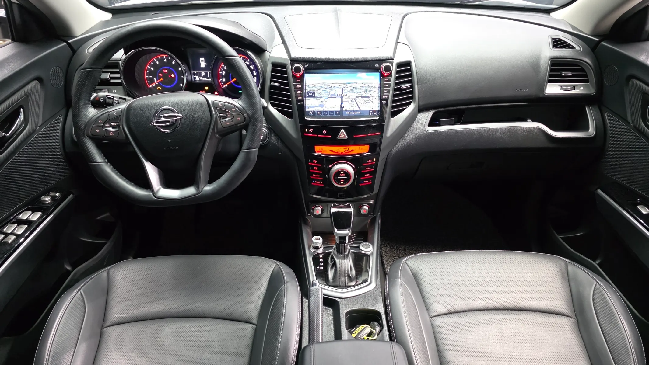 KG Mobility 티볼리 아머 LX 2WD 2019 4/5