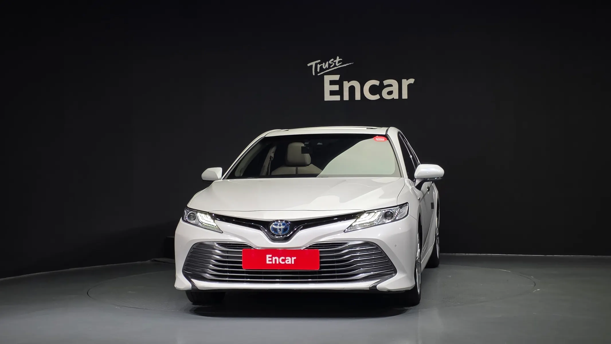Toyota (XV70) 2.5 XLE 2019 2/5