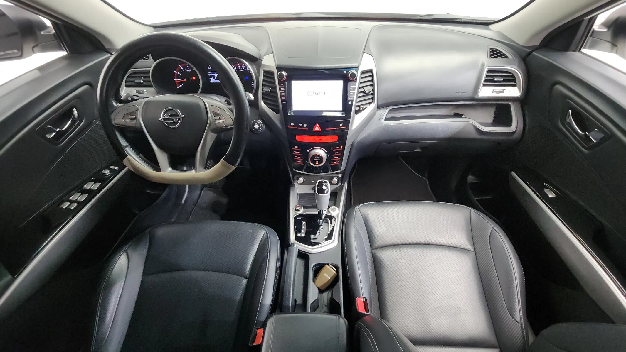 KG Mobility Tivoli VX 2WD 2015 4/5