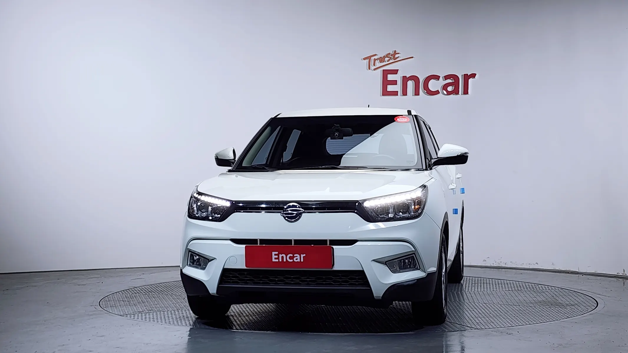 KG Mobility Tivoli VX 2WD 2015 2/5