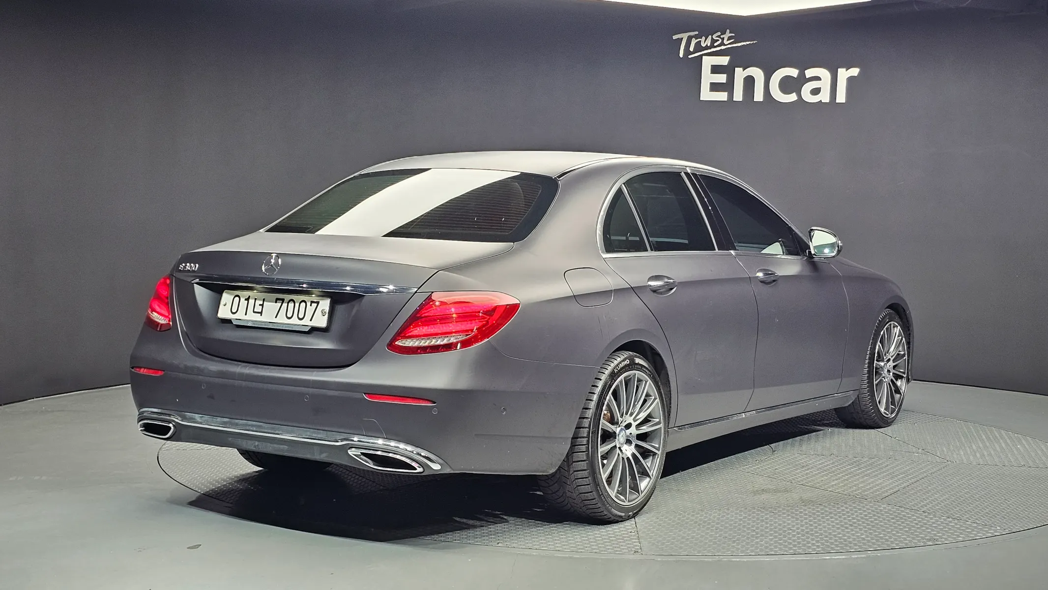 Mercedes-Benz E-Class W213 E220d 2017 2/21