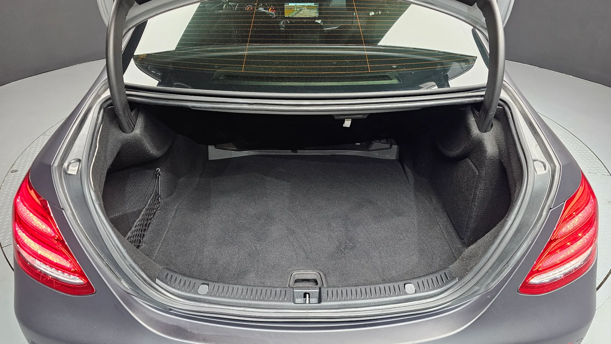 Mercedes-Benz E-Class W213 E220d 2017 20/21
