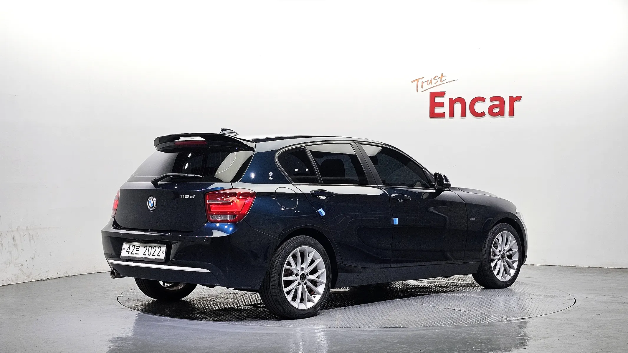 BMW 1 Series (F20) 118d 2 5 2014 2/21
