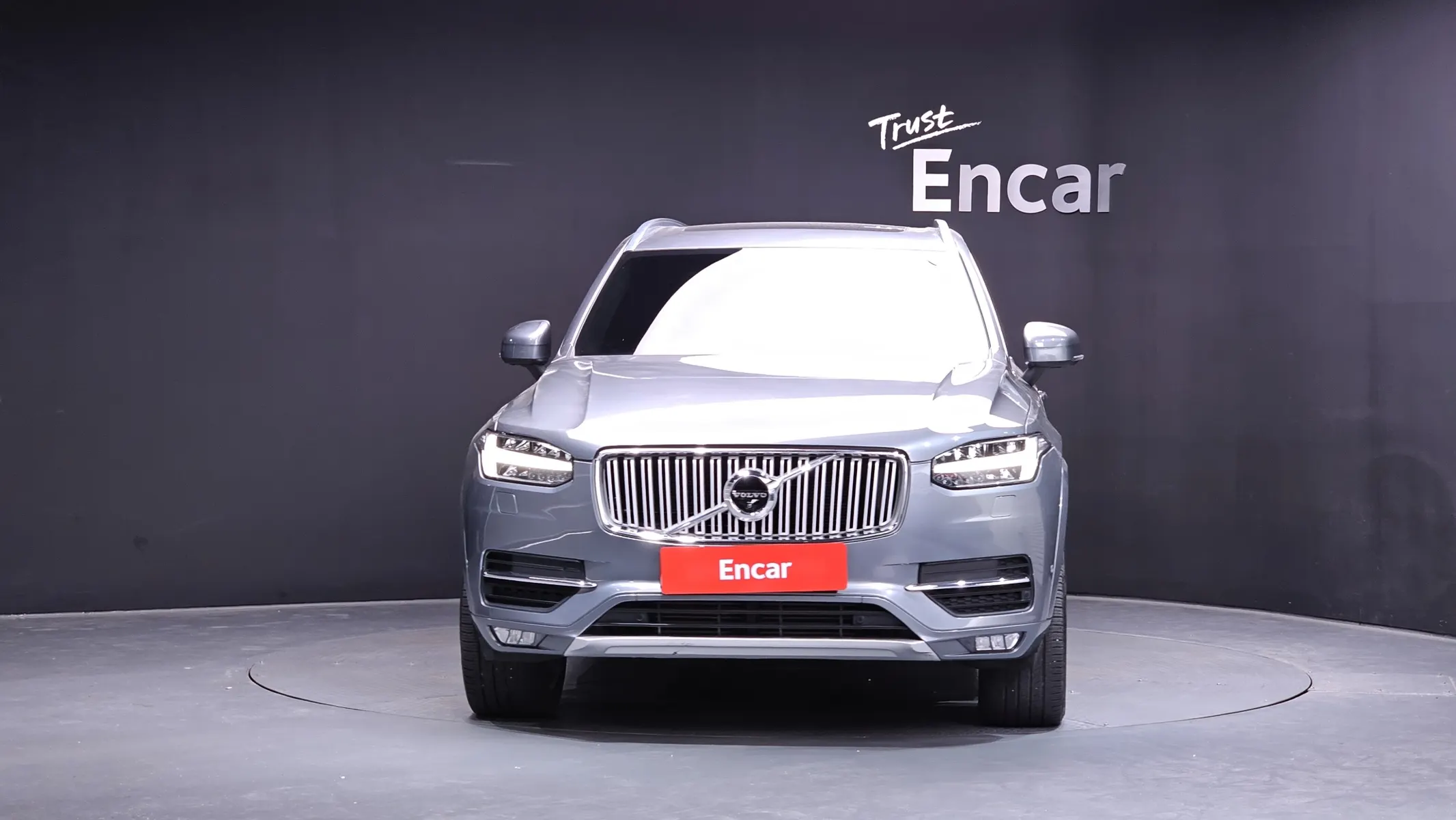 Volvo XC90 2 D5 2019 2/5