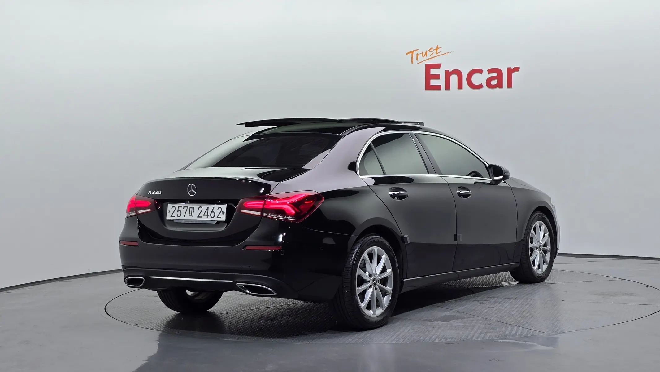 Mercedes-Benz A-Class W177 A220 2020 2/33