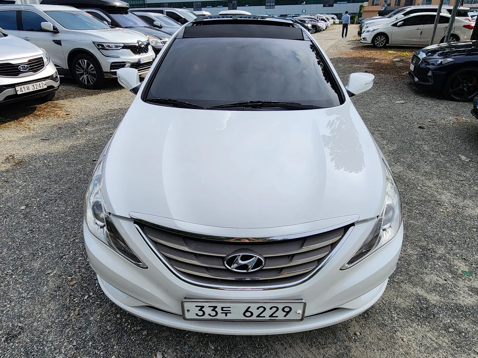 Hyundai YF LPI 2012 2/27