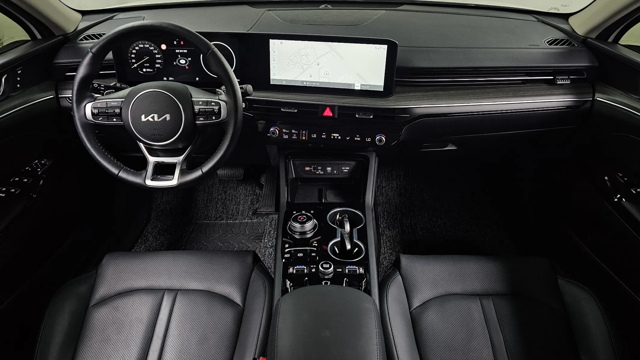 Kia K5 3 2.0 2025 3/5