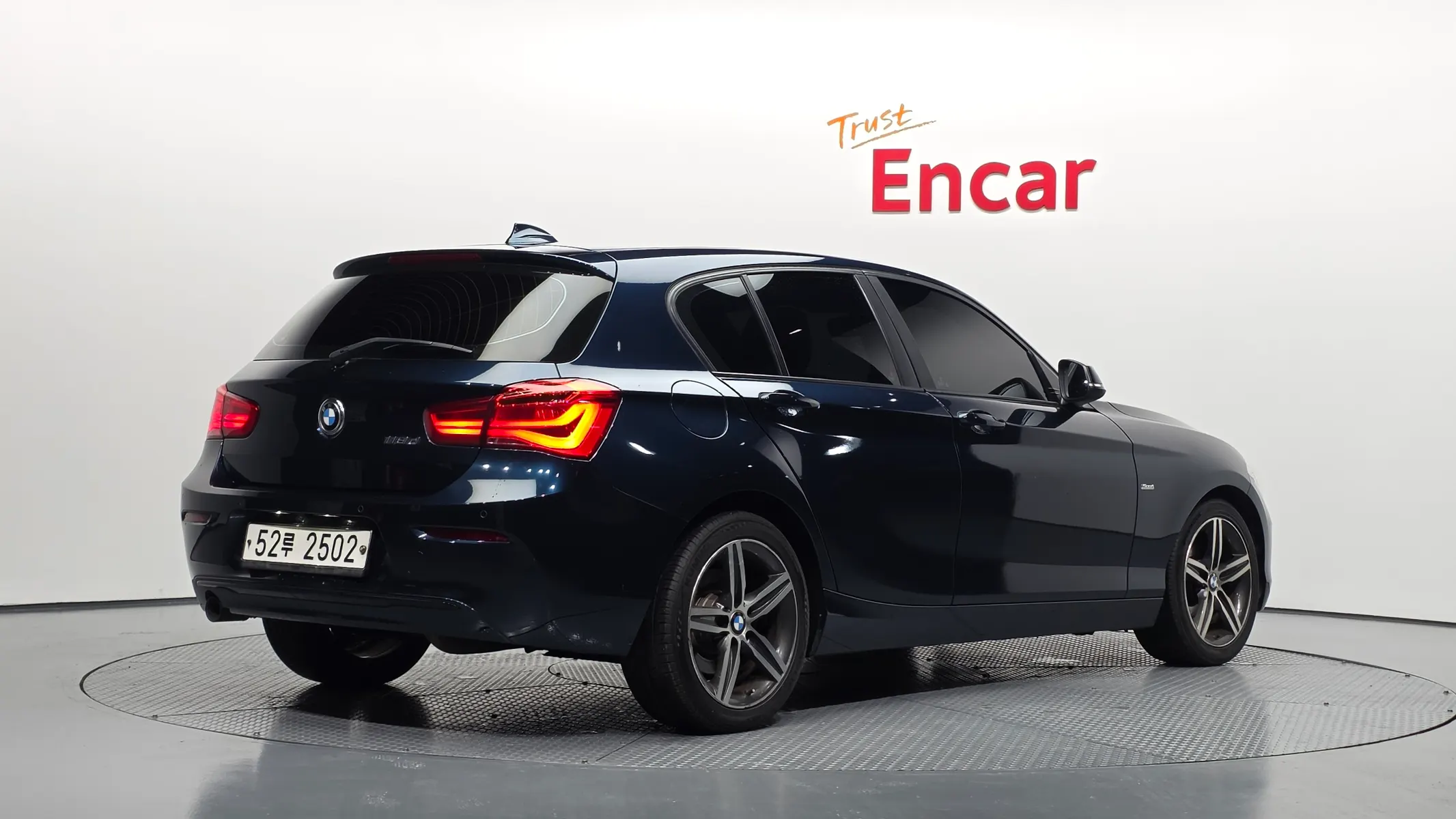 BMW 1 Series (F20) 118d 5 2017 2/21