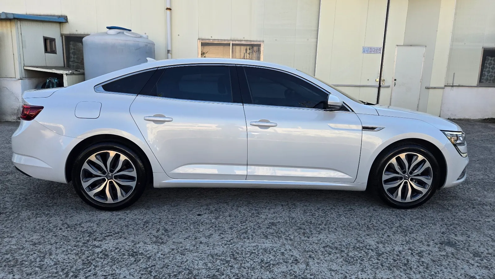 Renault Korea SM6 2.0 GDe LE 2016 4/5