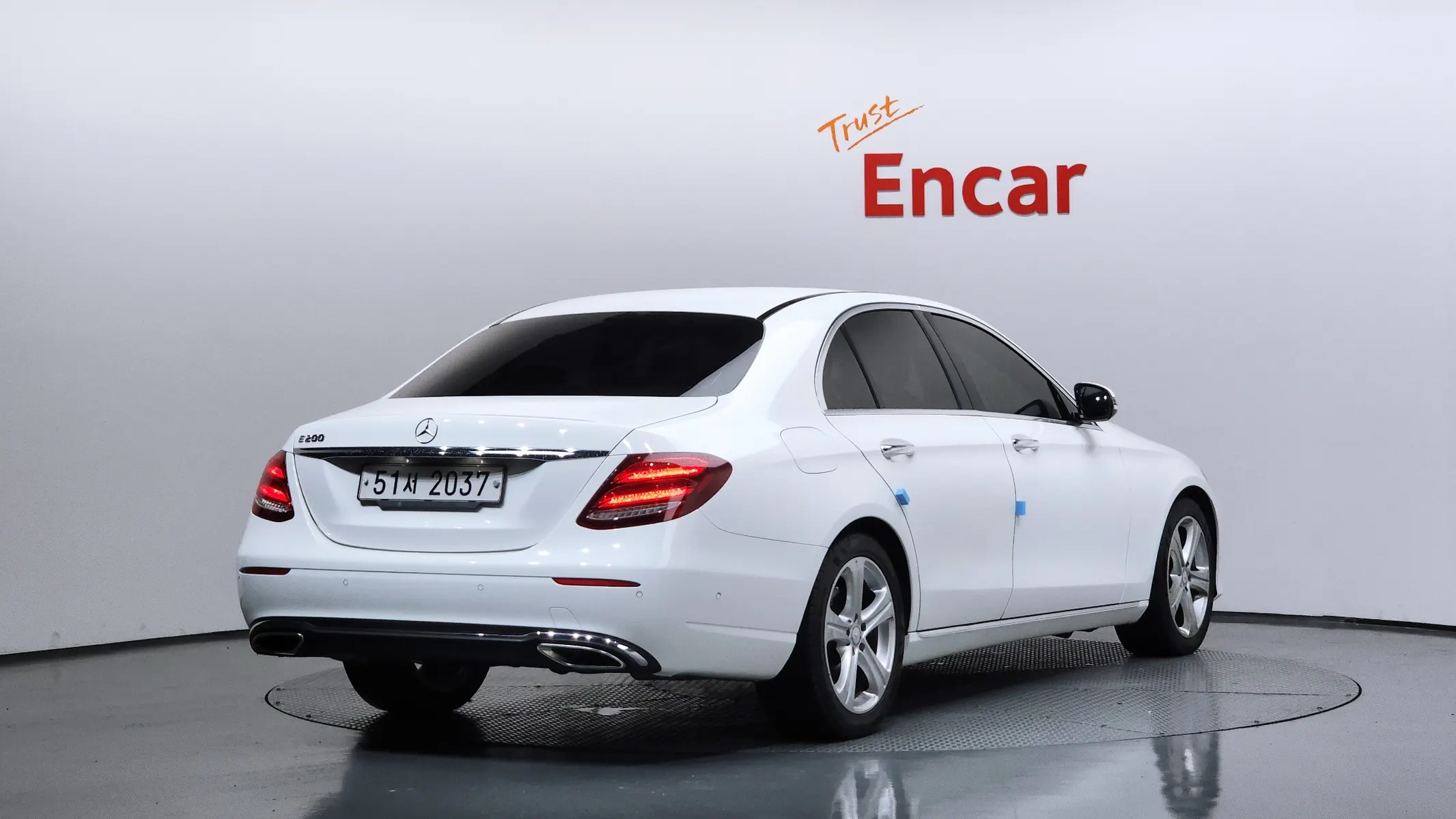 Mercedes-Benz E-Class W213 E200 2017 2/21