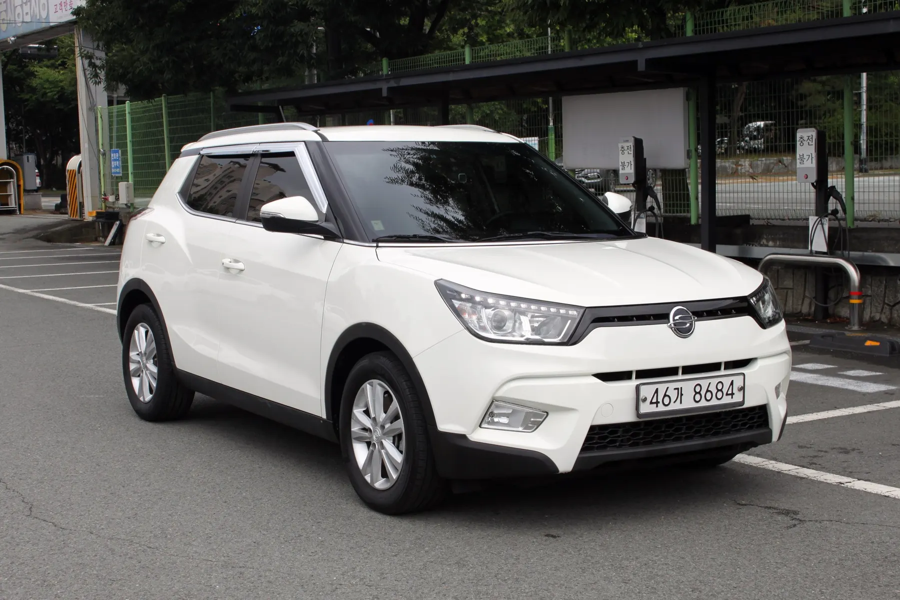 KG Mobility Tivoli VX 2WD 2017 2/5