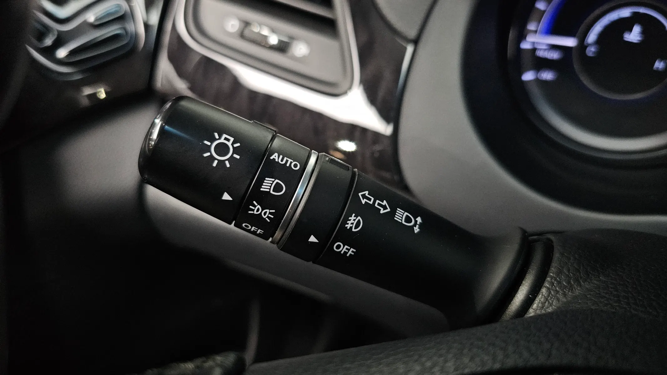 Hyundai HG 2015 33/34