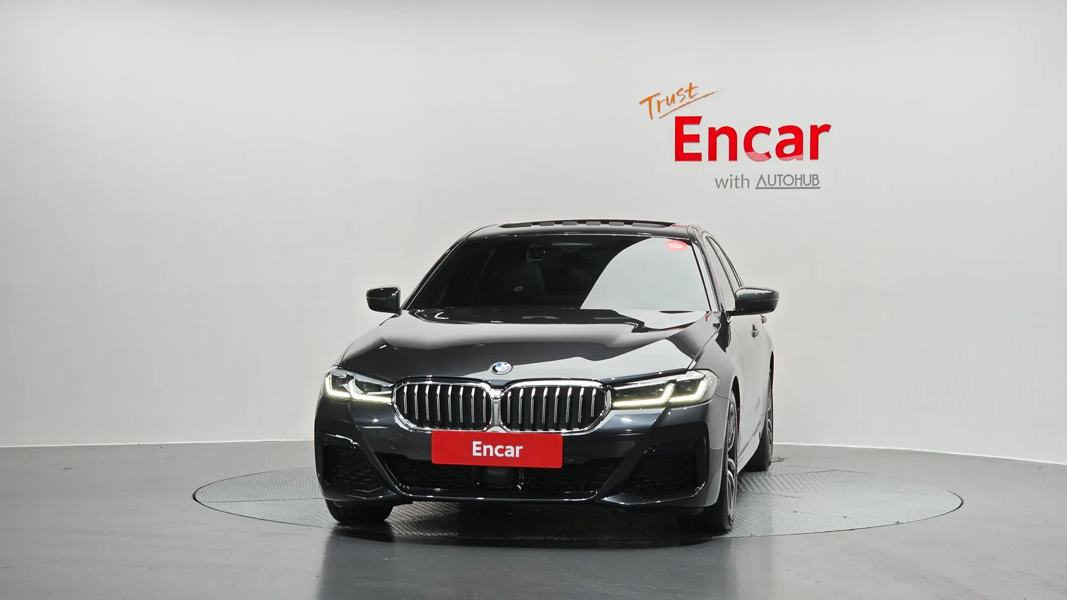 BMW 5 Series (G30) 520i M 2022 3/33