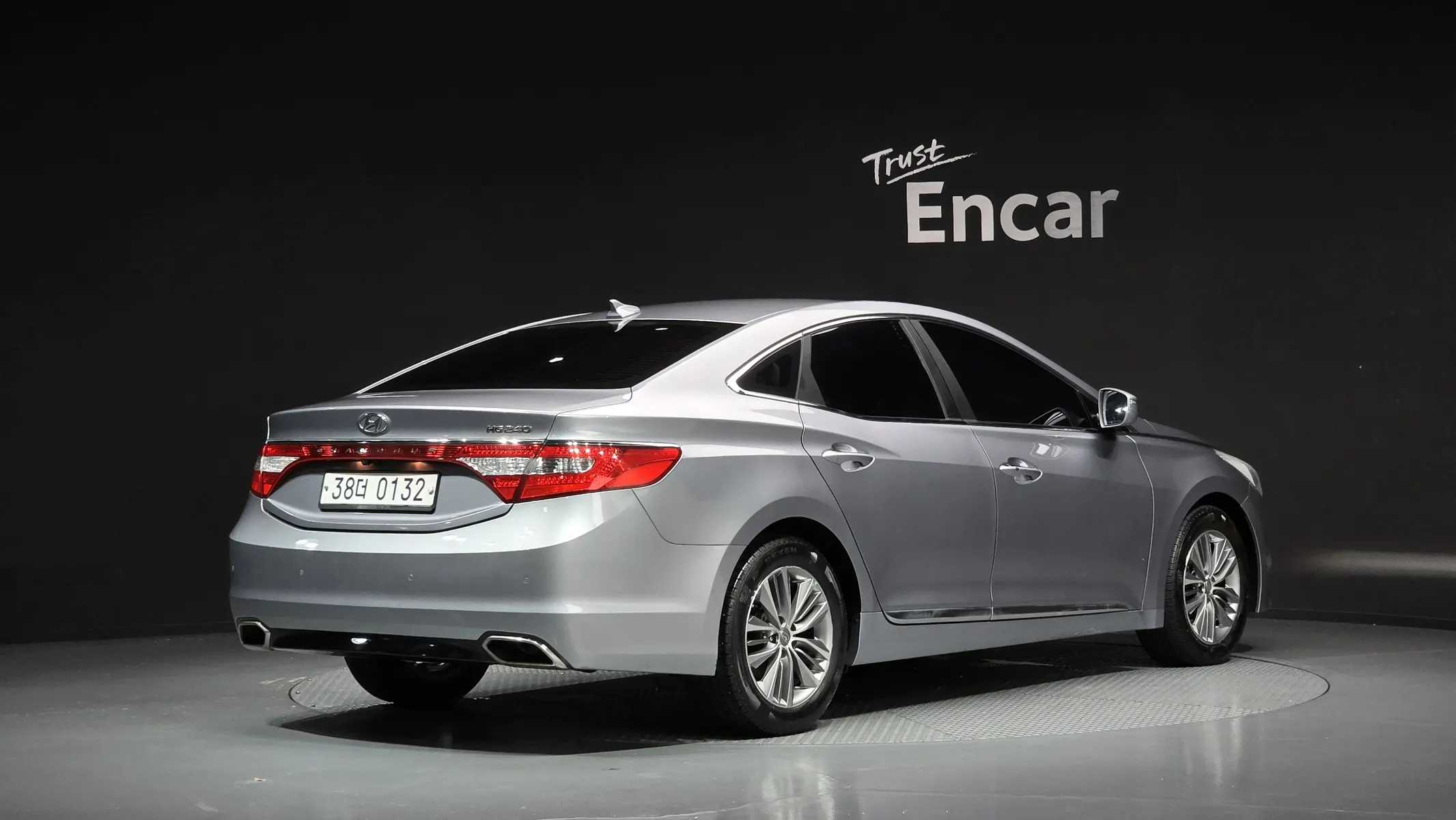 Hyundai Grandeur HG HG240 2015 2/31
