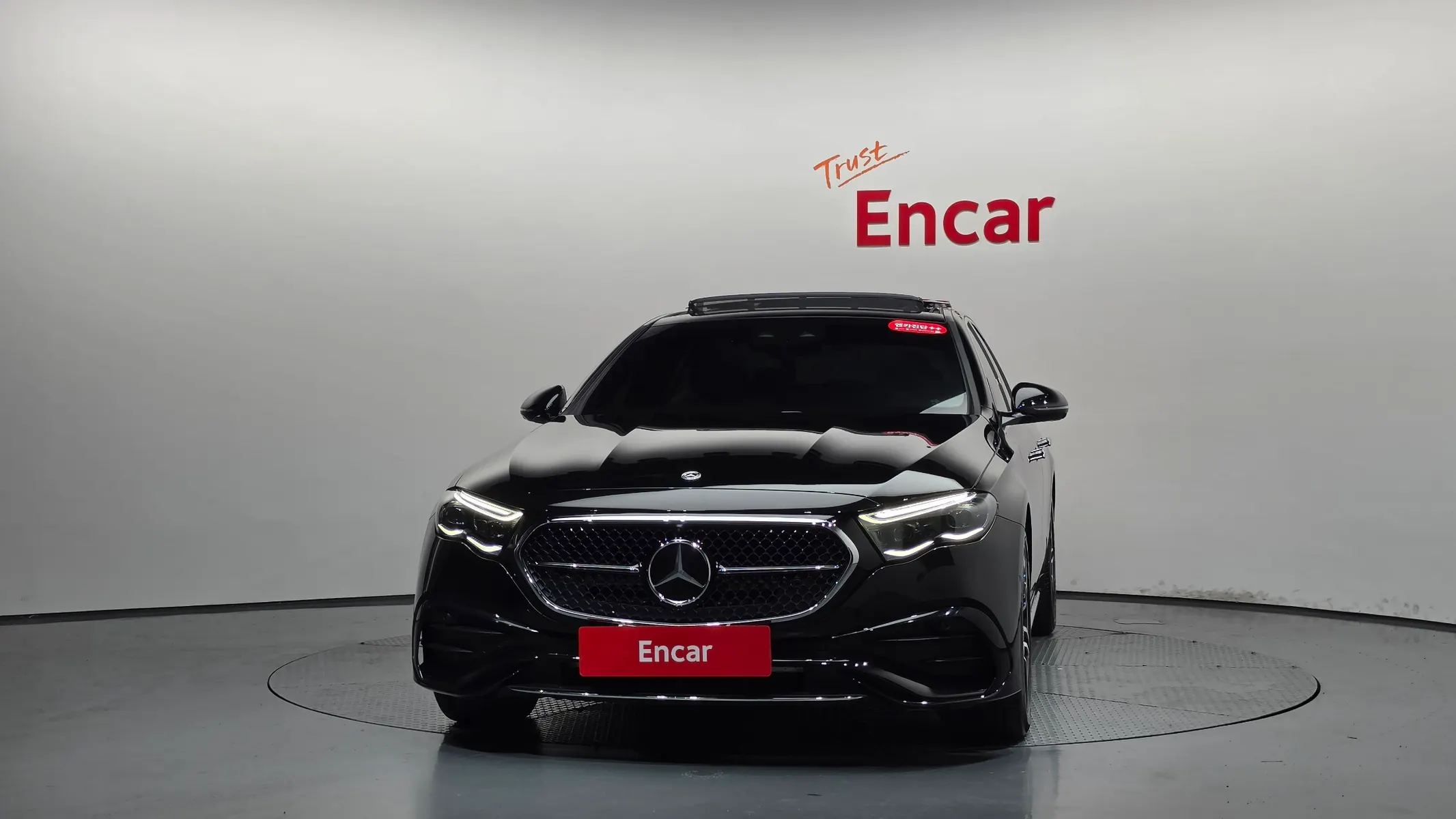 Mercedes-Benz E-Class W214 E300 4MATIC AMG Line 2024 2/34