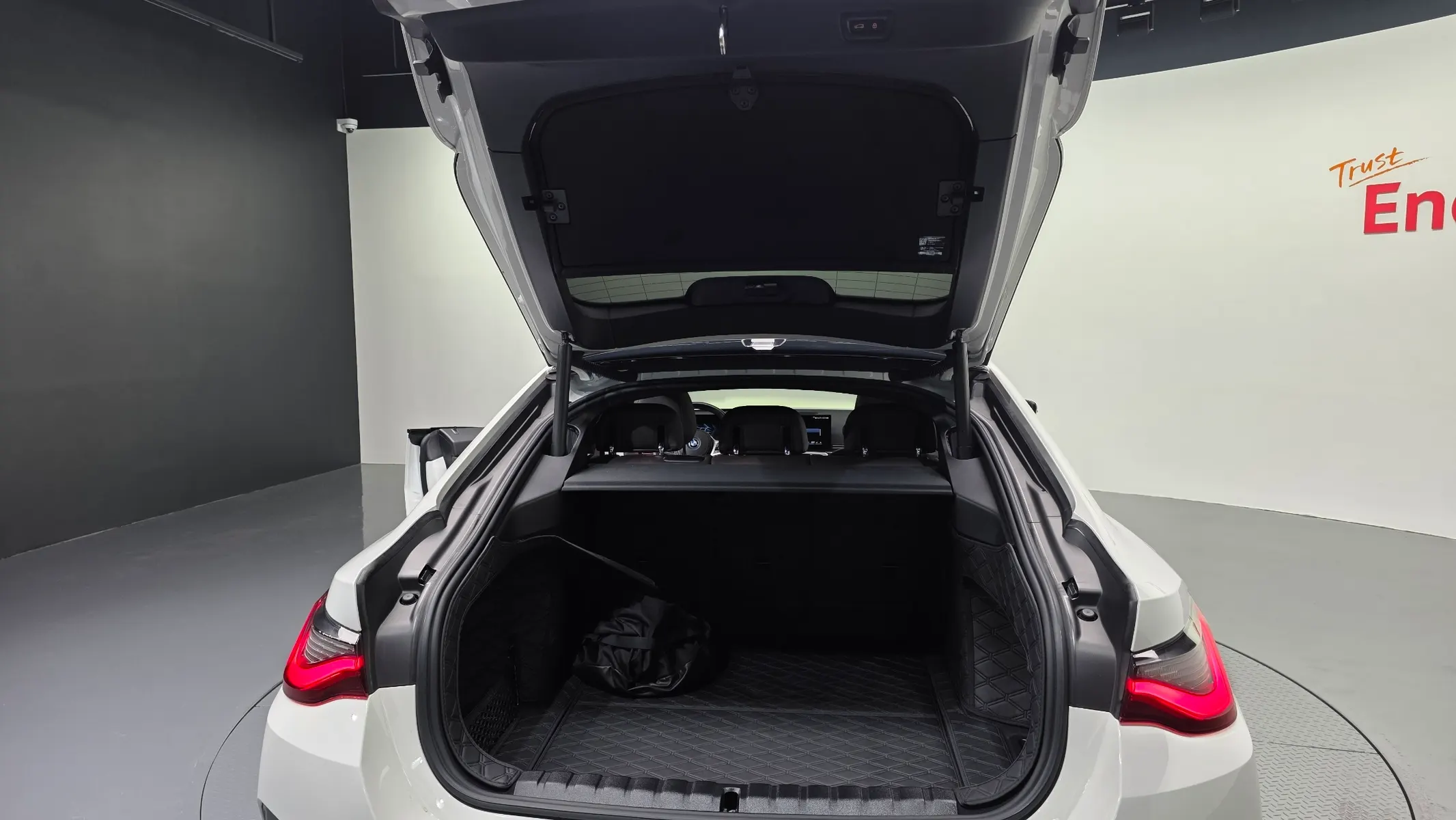 BMW i4 eDrive40 M 2024 33/34