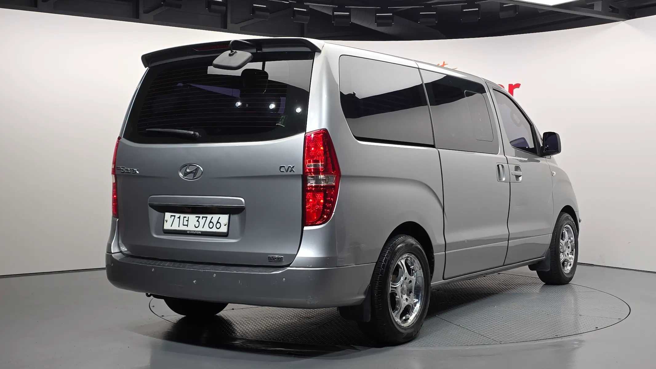 Hyundai Grand Starex 12 2013 2/31